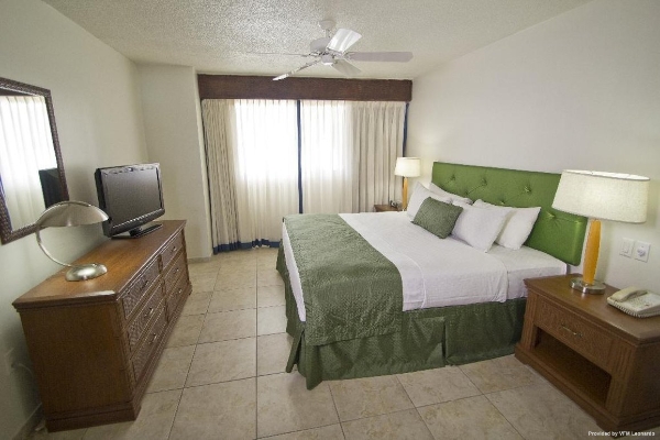 Hotel Flamingo Beach Resort (Pelican Key)